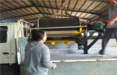 小型磁選機，小型漿料磁選機的使用提高工作效率_輥式小型漿料磁選機的使用提高工作效率_磁塊如何排列